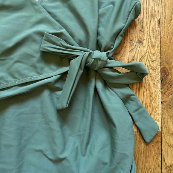 Maternity Swimsuit One Piece Wrap Vneck Low Back Moss Seafoam Medium - Picture 3 of 5